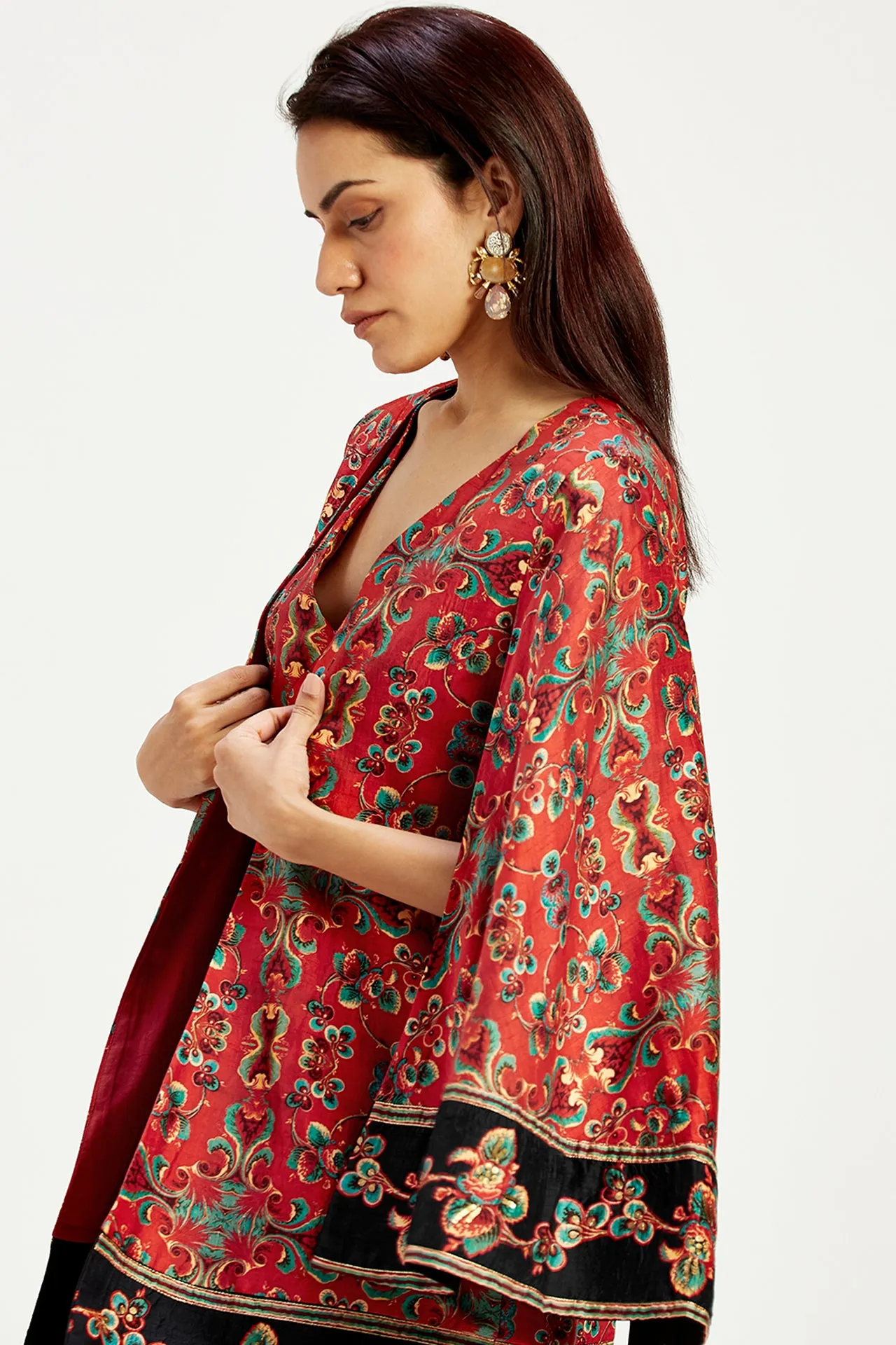 Aliva 2.0 - Cape Jacket   Serene Sleeveless Long Dress